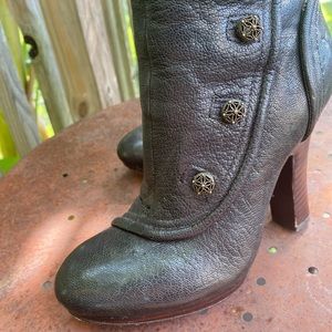 Frye Matilda Button Boots. Rare vintage. Beautiful deep mahogany leather.